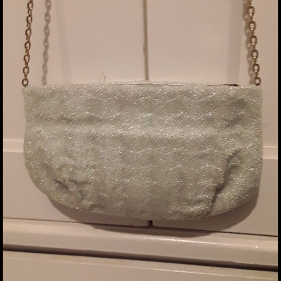 Walbaeg Handbags - 💛4for$15 Walbaeg beaded shoulder bag